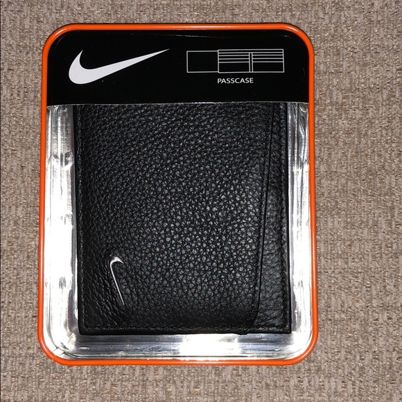 nike passcase wallet